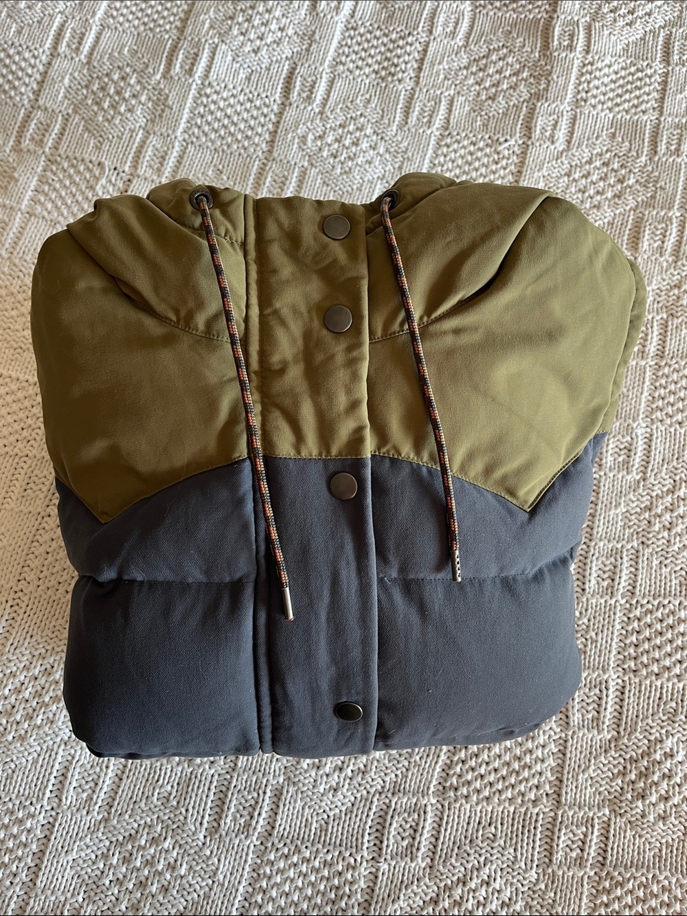 Patagonia® Worn Wear W's Bivy Hooded Vest in Smolder Blue and Fatigue Green Sz M - Picture 10 of 10